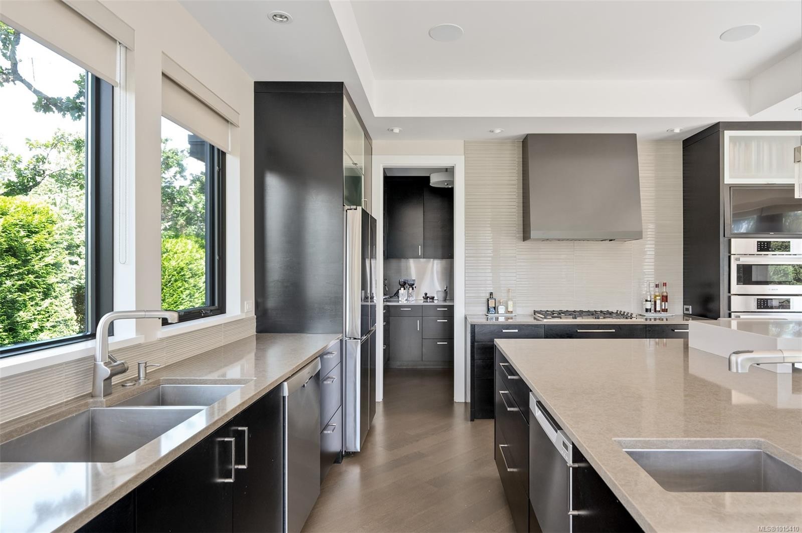 3724 Arbutus Ridge, Saanich, BC