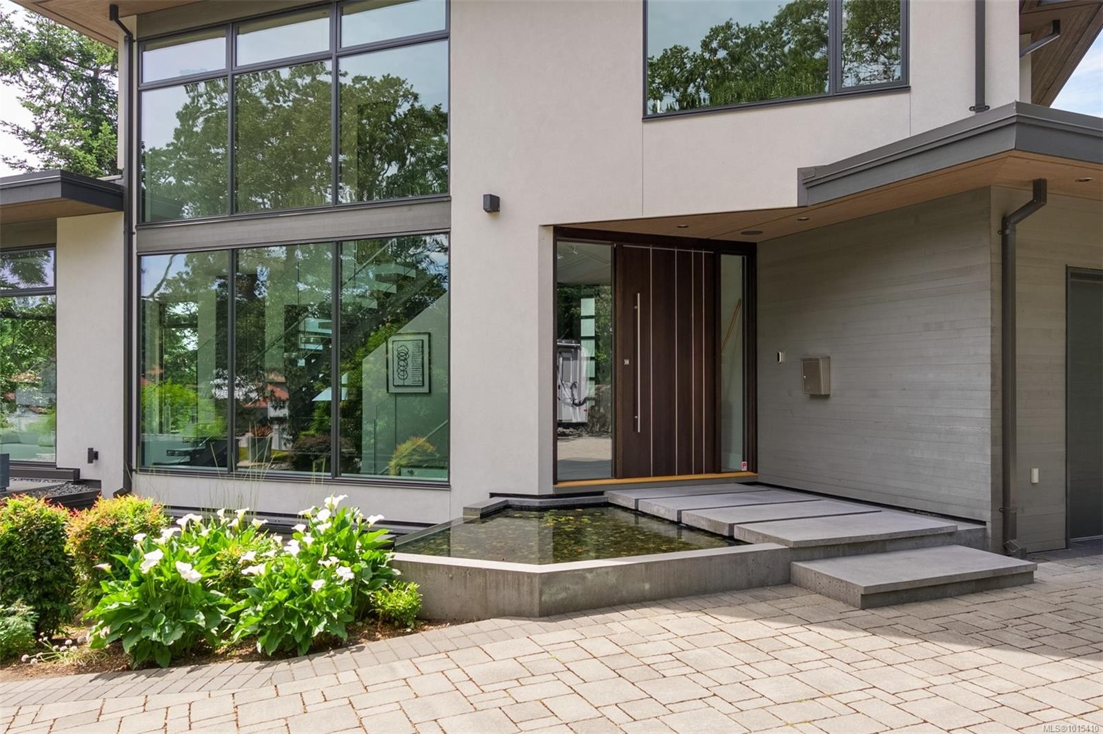 3724 Arbutus Ridge, Saanich, BC