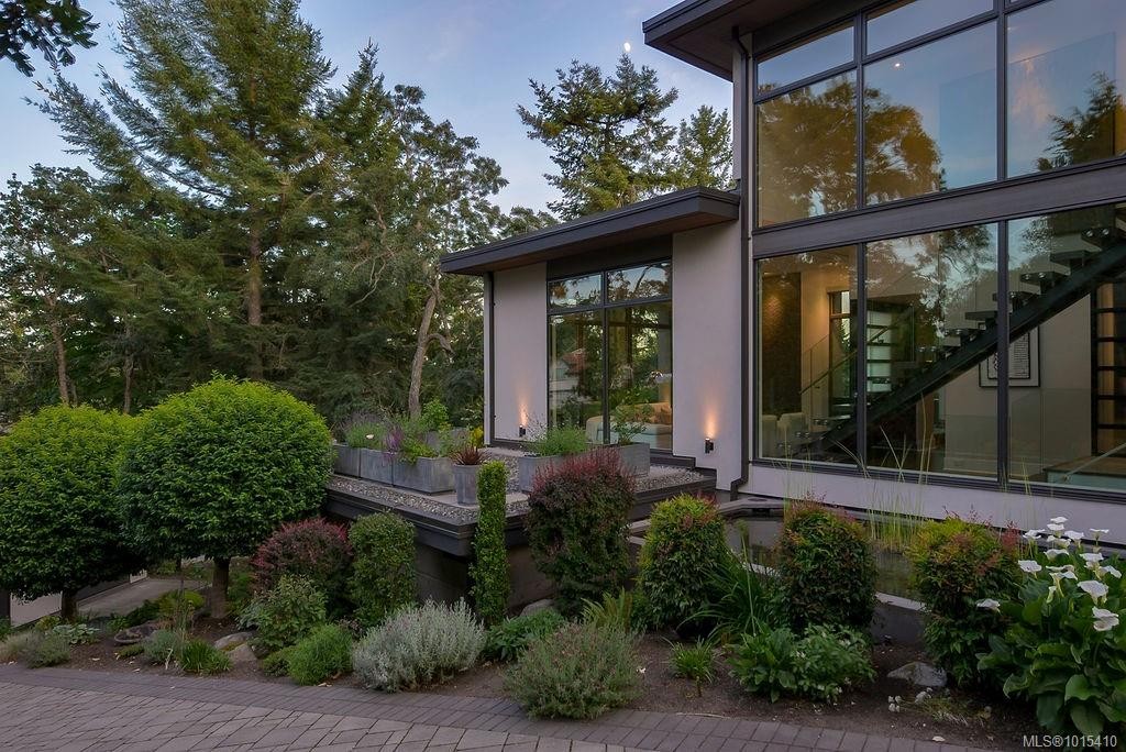 3724 Arbutus Ridge, Saanich, BC