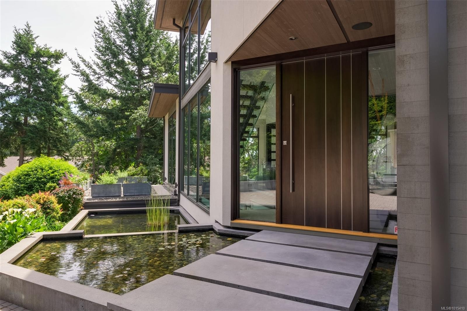 3724 Arbutus Ridge, Saanich, BC