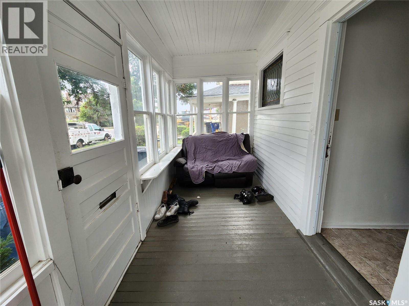 5 Prairie Avenue, Weyburn, SK - Indoor Photo Showing Other Room