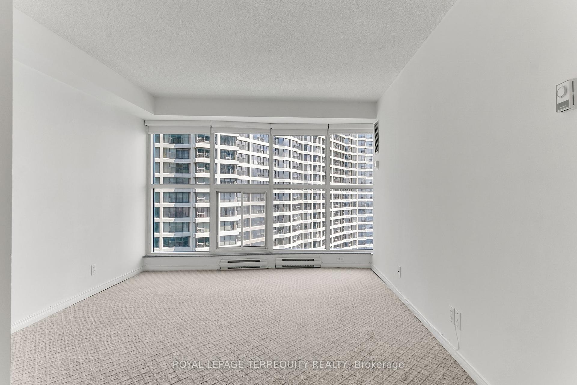 2707-77 Harbour Square, Toronto, ON - Indoor Photo Showing Other Room