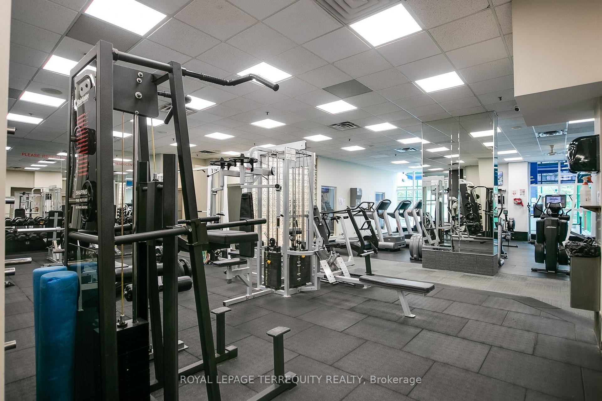 2707-77 Harbour Square, Toronto, ON - Indoor Photo Showing Gym Room