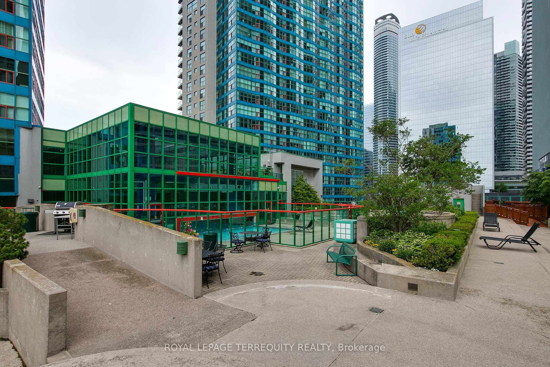 2707-77 Harbour Square, Toronto, ON - Outdoor