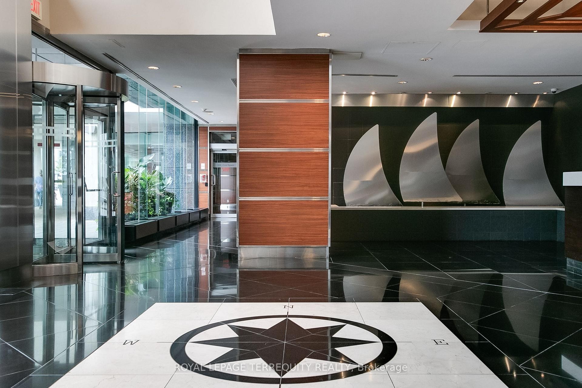 2707-77 Harbour Square, Toronto, ON - Indoor Photo Showing Other Room