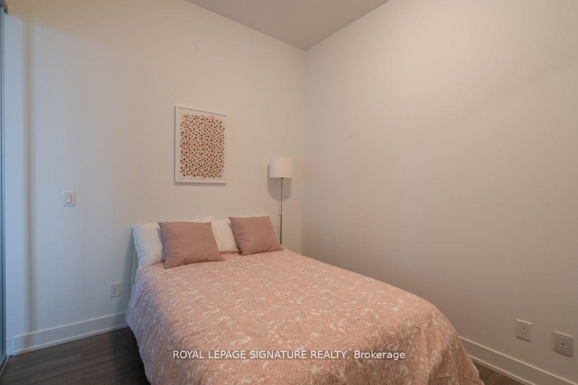 Uph03-5180 Yonge Street, Toronto, ON - Indoor Photo Showing Bedroom