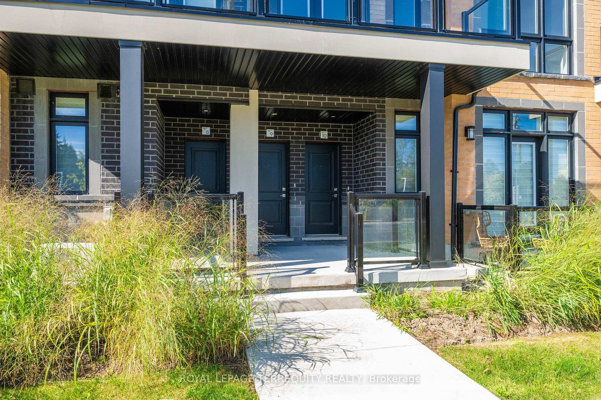 9-12860 Yonge Street, Richmond Hill, ON - Outdoor