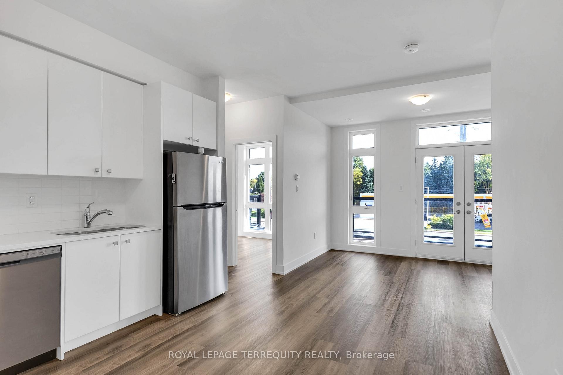 9-12860 Yonge Street, Richmond Hill, ON - Indoor