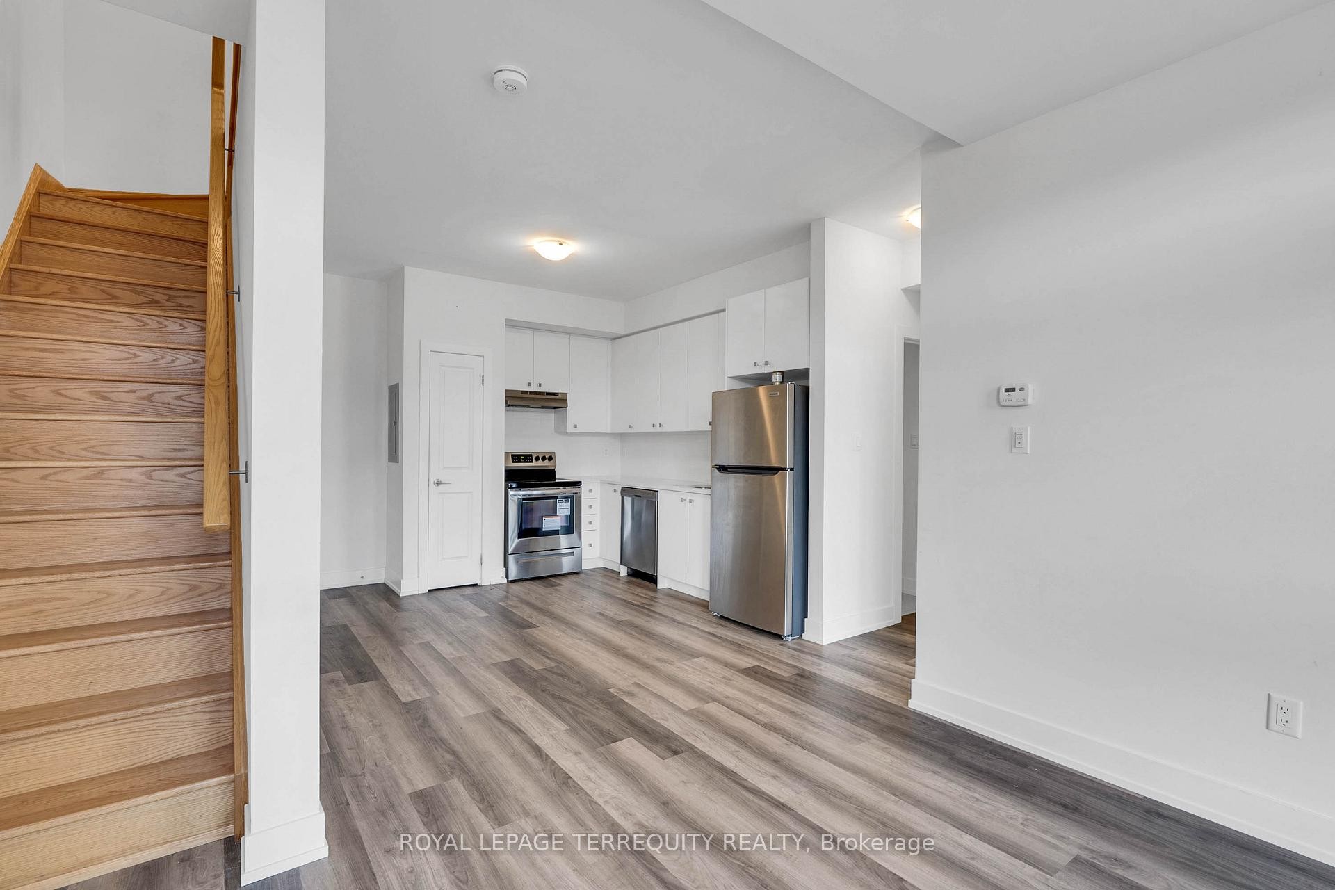 9-12860 Yonge Street, Richmond Hill, ON - Indoor Photo Showing Kitchen With Stainless Steel Kitchen