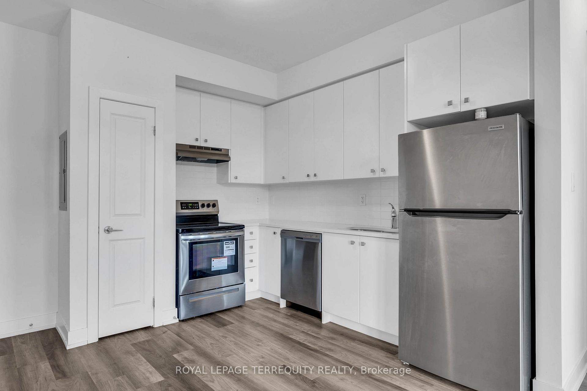 9-12860 Yonge Street, Richmond Hill, ON - Indoor Photo Showing Kitchen With Stainless Steel Kitchen