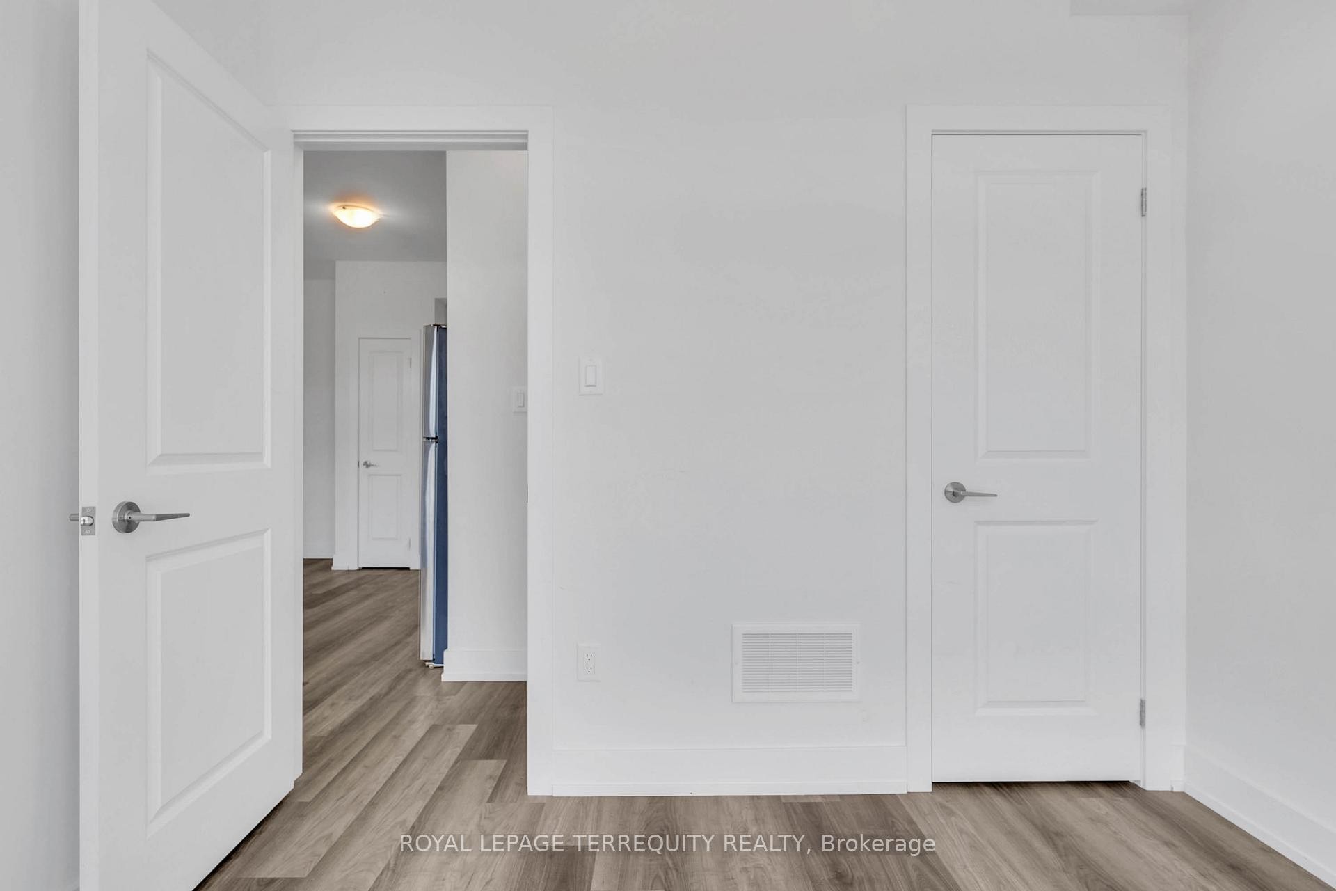 9-12860 Yonge Street, Richmond Hill, ON - Indoor