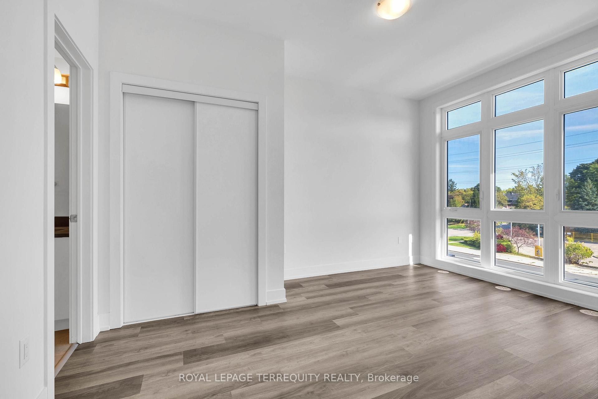 9-12860 Yonge Street, Richmond Hill, ON - Indoor