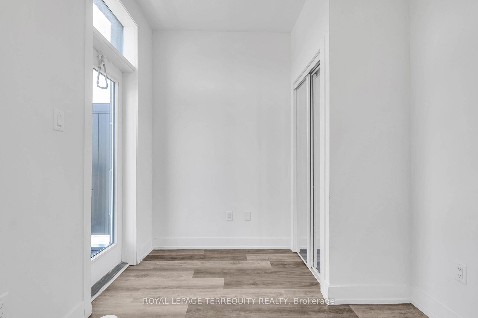 9-12860 Yonge Street, Richmond Hill, ON - Indoor Photo Showing Laundry Room