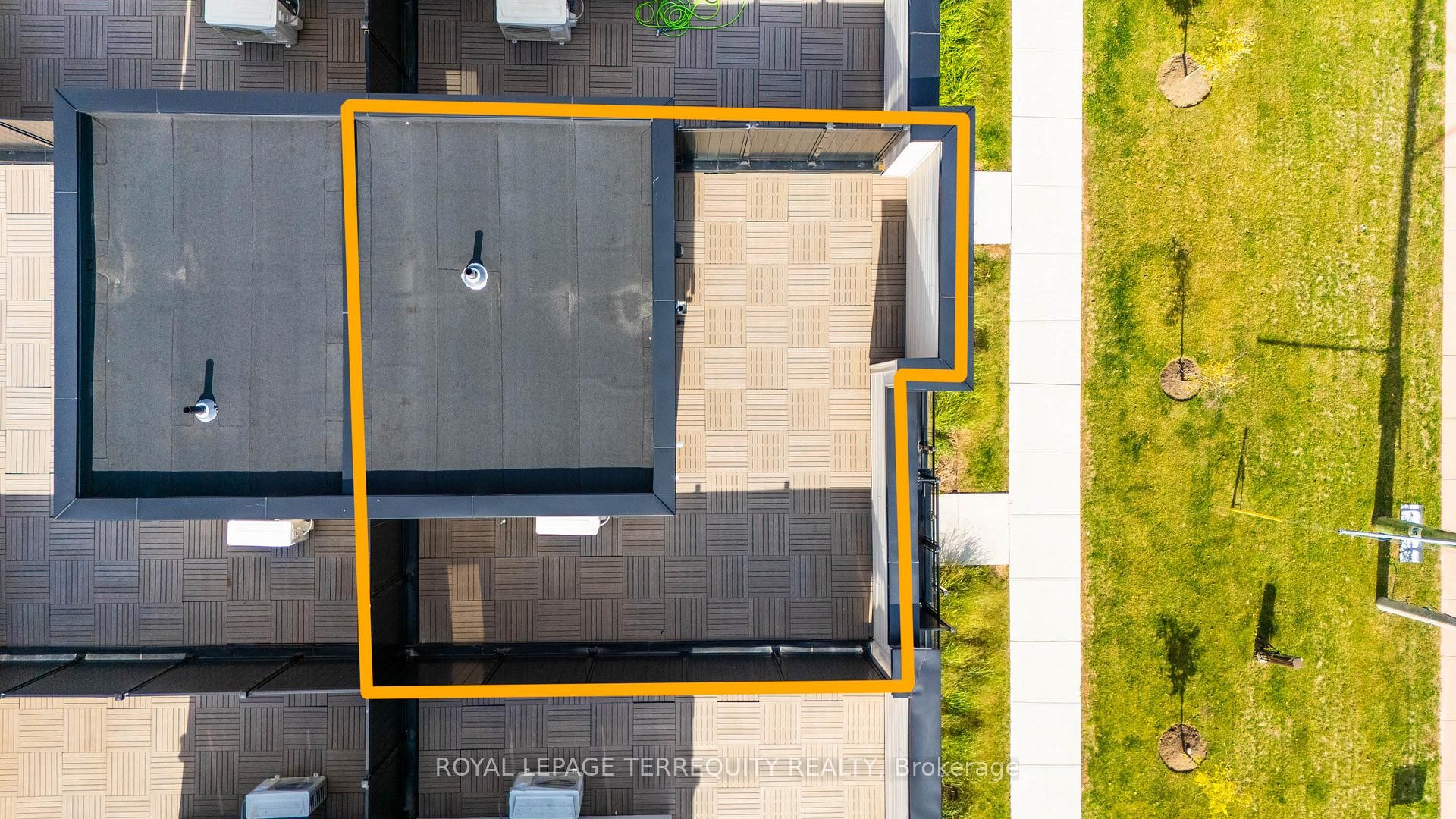 9-12860 Yonge Street, Richmond Hill, ON - Outdoor