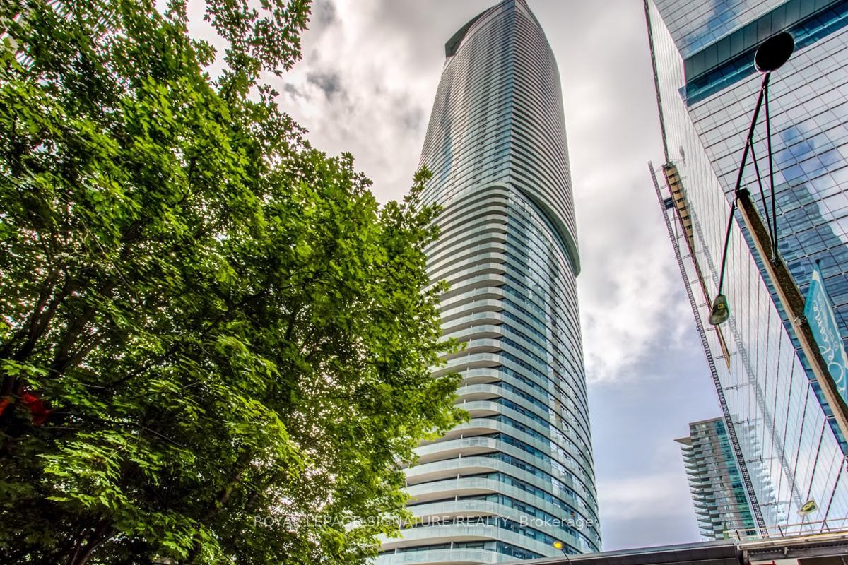 1507-14 York Street, Toronto, ON - Outdoor With Facade