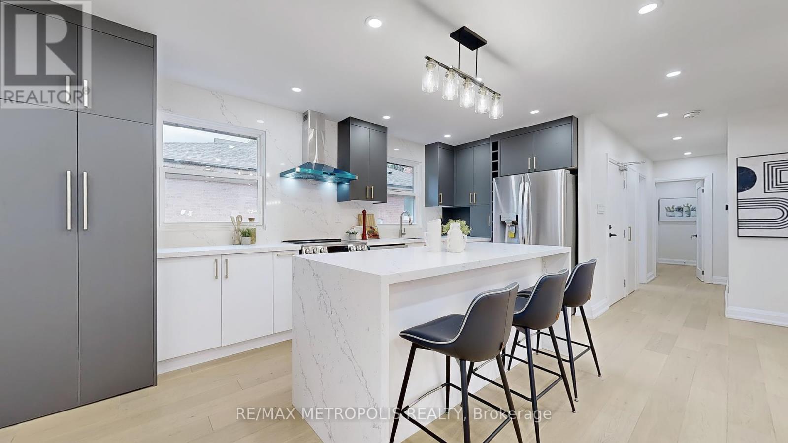 81 Sedgemount Drive, Toronto, ON - Indoor Photo Showing Kitchen With Upgraded Kitchen