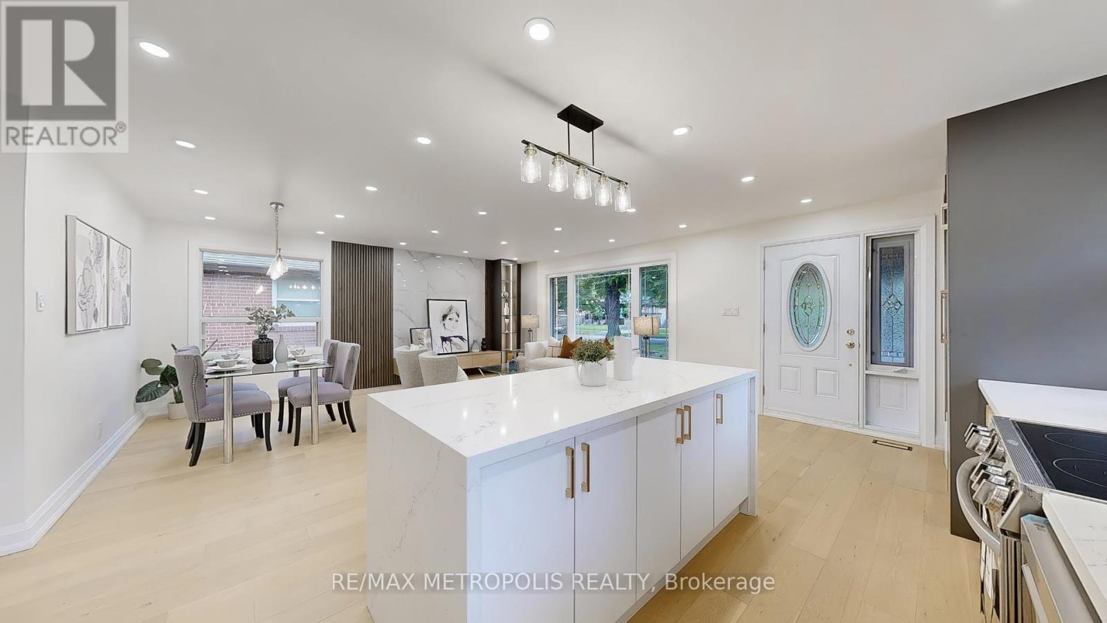 81 Sedgemount Drive, Toronto, ON - Indoor