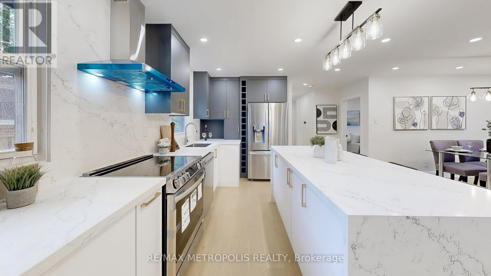 81 Sedgemount Drive, Toronto, ON - Indoor Photo Showing Kitchen With Upgraded Kitchen