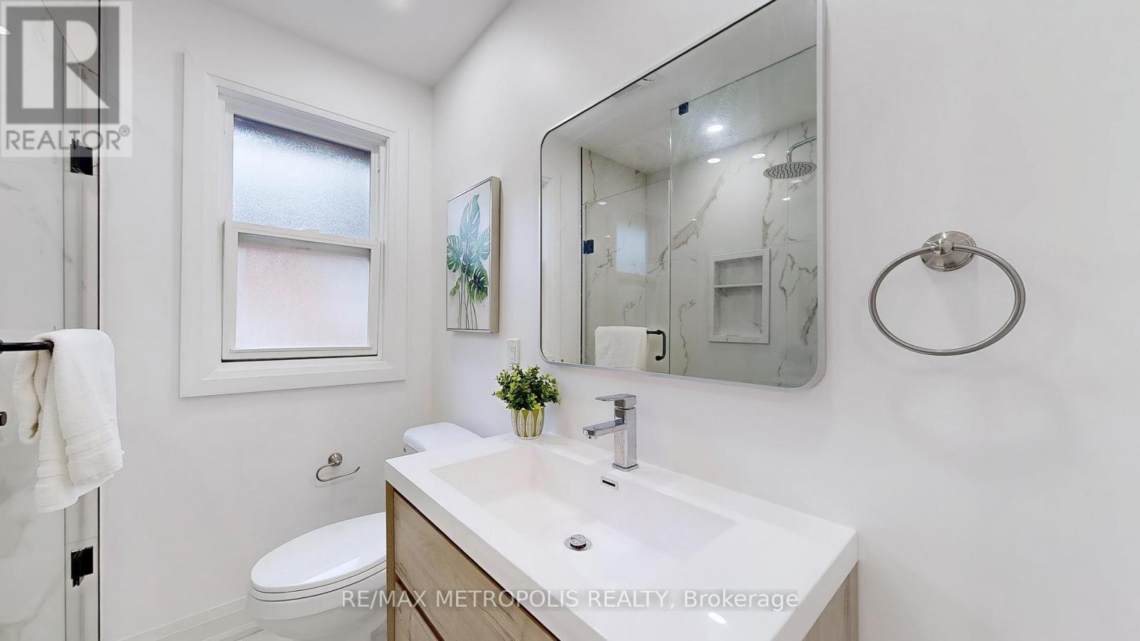 81 Sedgemount Drive, Toronto, ON - Indoor Photo Showing Bathroom
