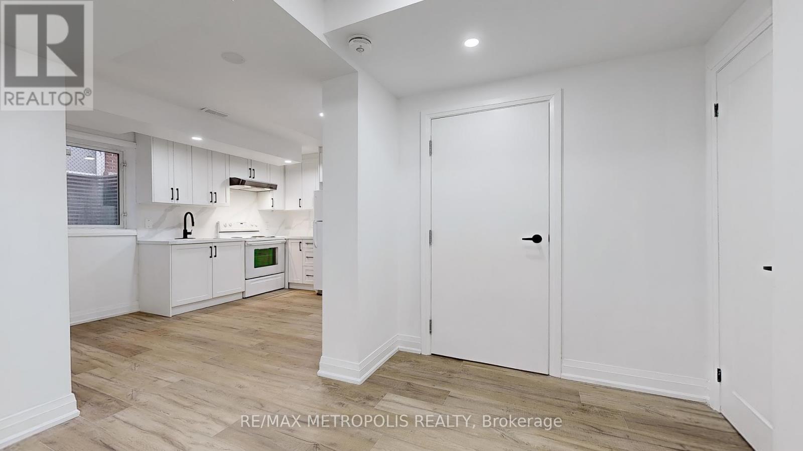 81 Sedgemount Drive, Toronto, ON - Indoor