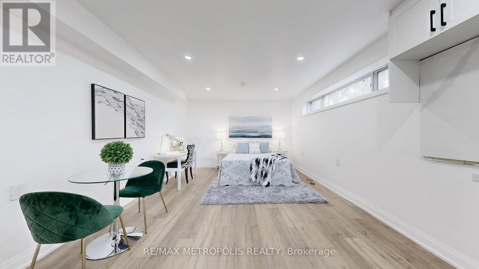 81 Sedgemount Drive, Toronto, ON - Indoor