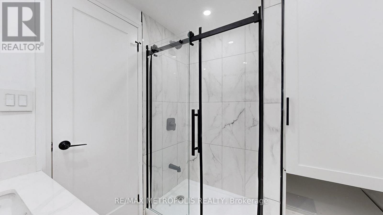 81 Sedgemount Drive, Toronto, ON - Indoor Photo Showing Bathroom