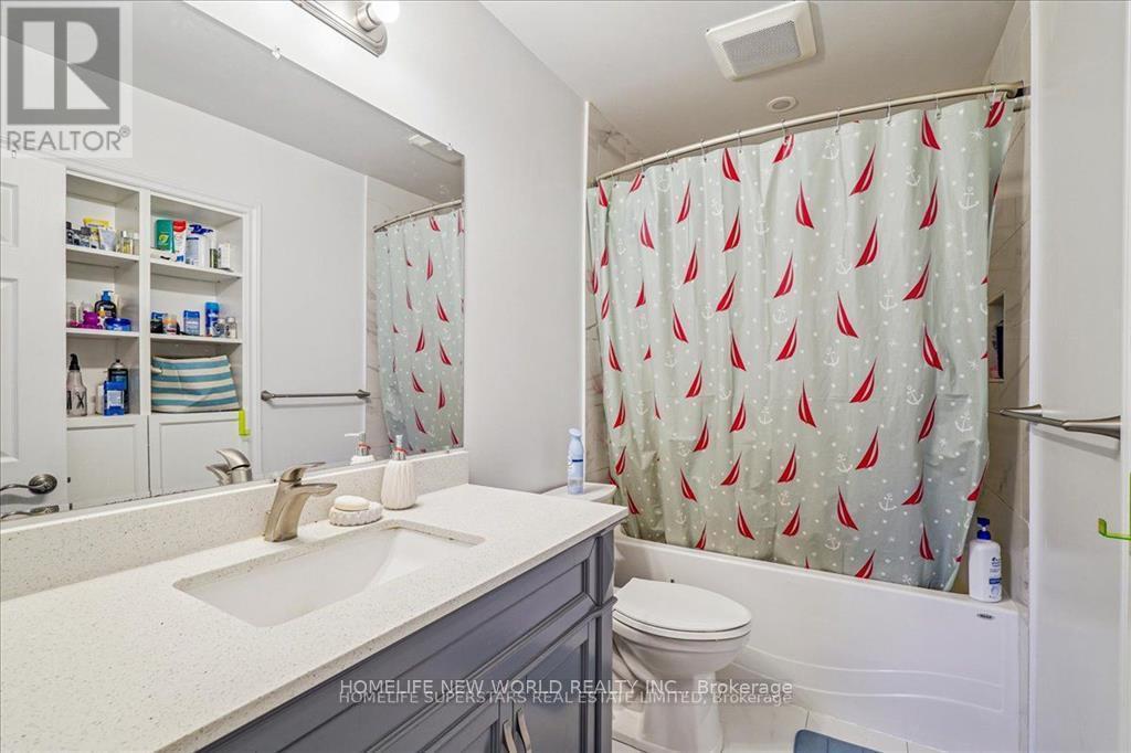 Upper - 47 Davis Road, Aurora, ON - Indoor Photo Showing Bathroom