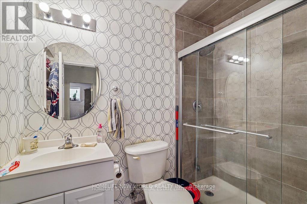 Upper - 47 Davis Road, Aurora, ON - Indoor Photo Showing Bathroom