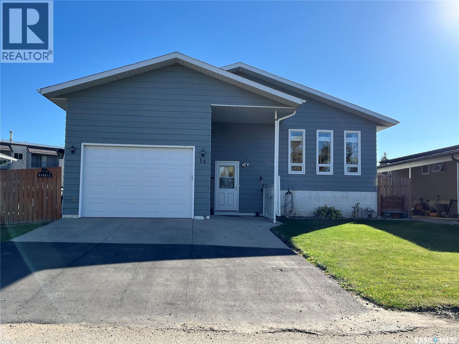 11 2Nd Avenue W, Maple Creek, SK - Outdoor