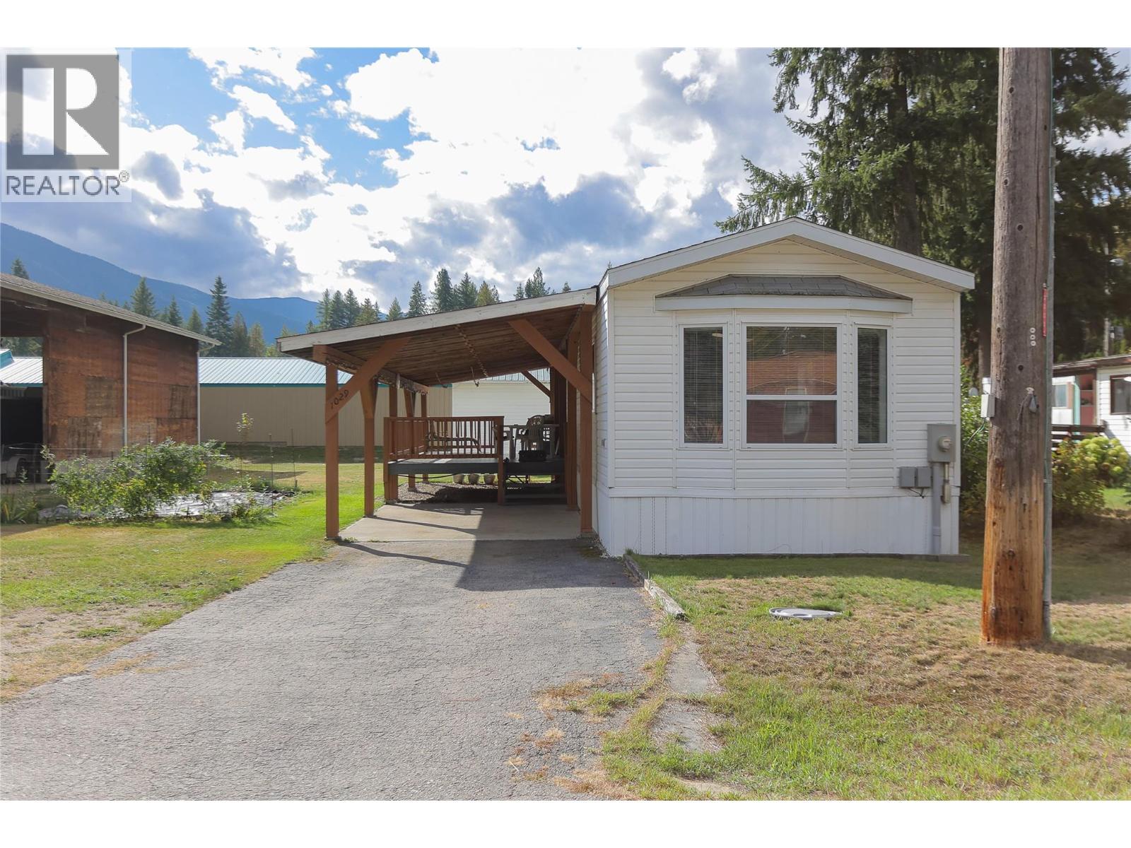 1029 Garden Road, South Slocan, BC