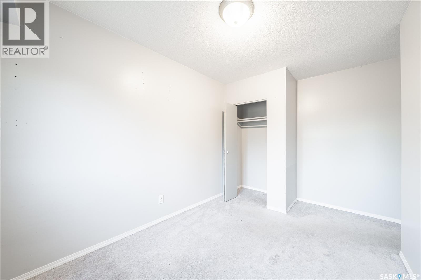406 Royal Street, Regina, SK - Indoor Photo Showing Other Room
