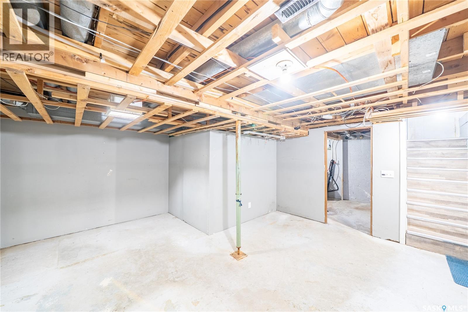 406 Royal Street, Regina, SK - Indoor Photo Showing Basement