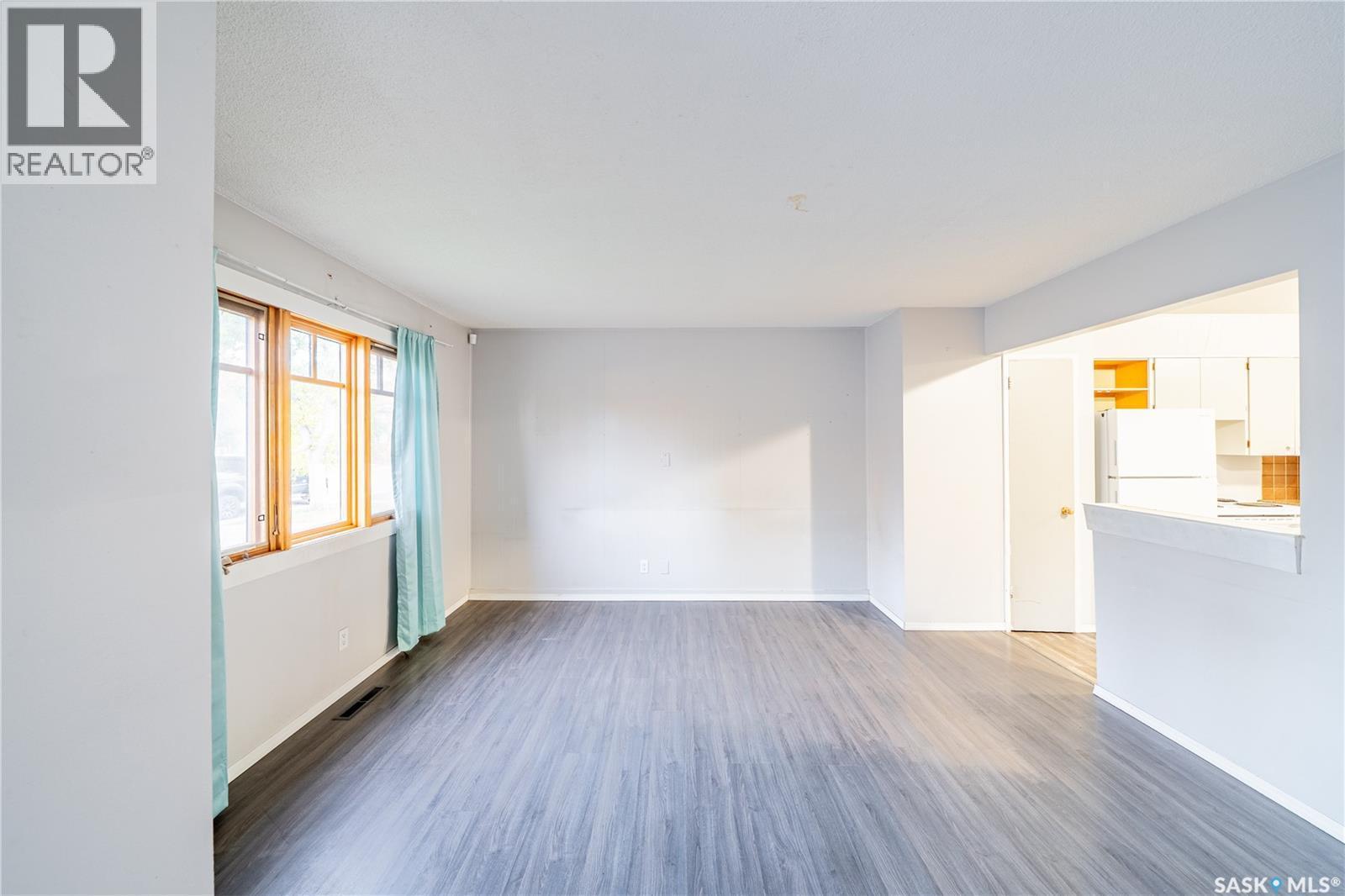 406 Royal Street, Regina, SK - Indoor Photo Showing Other Room