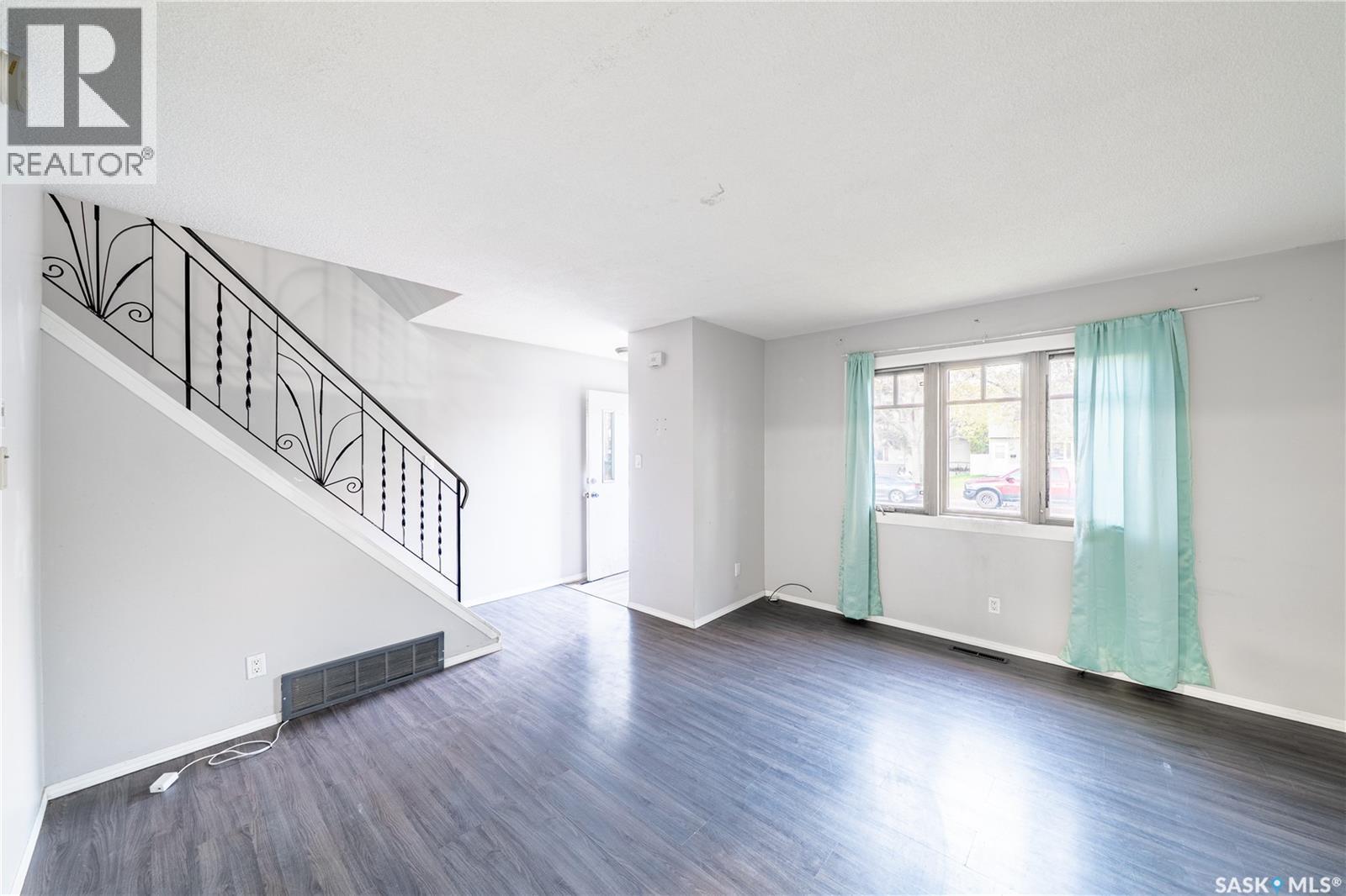 406 Royal Street, Regina, SK - Indoor Photo Showing Other Room