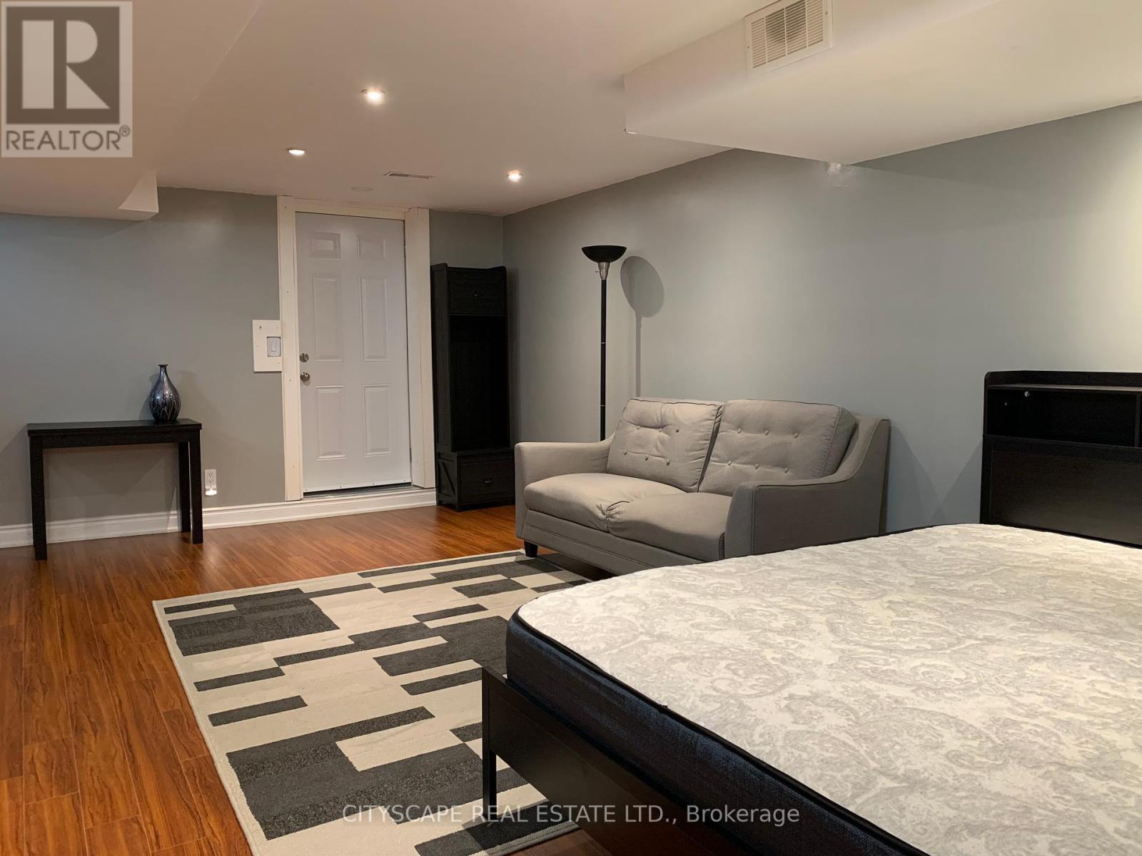 7122 Para Place, Mississauga, ON - Indoor