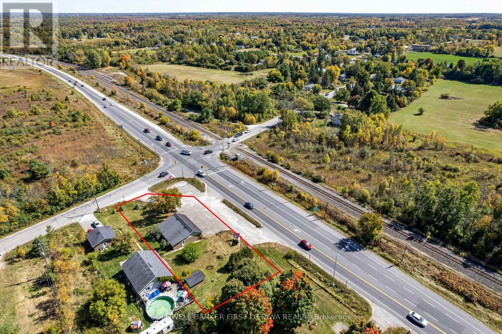 Zoned commercial - 18318 Hwy 7 Highway, Tay Valley, ON