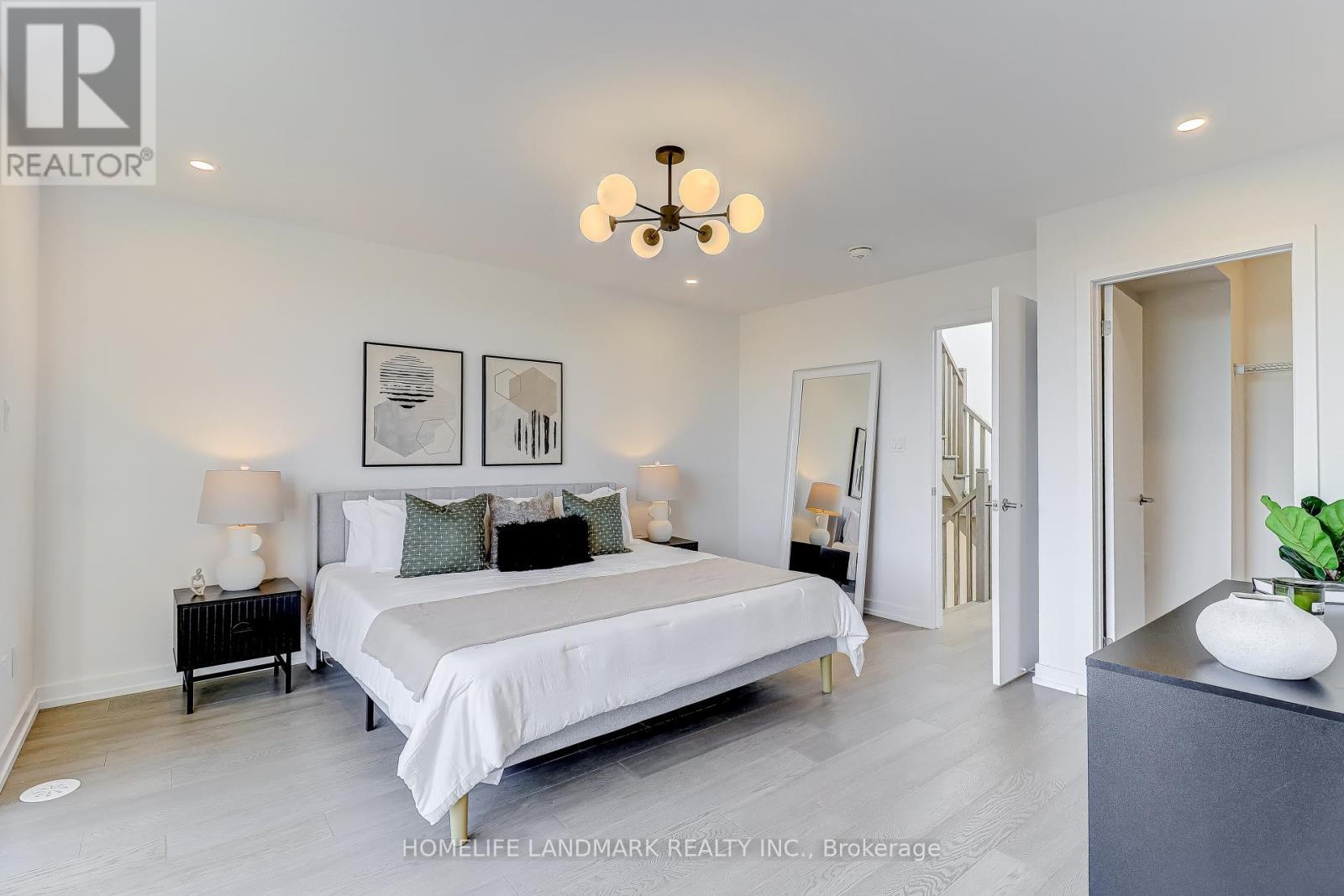 31 Bancroft Lane, Richmond Hill, ON - Indoor Photo Showing Bedroom