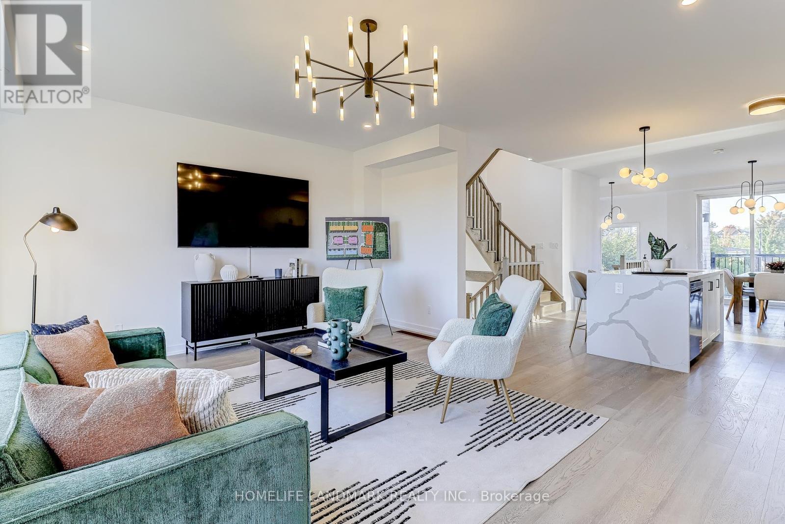 31 Bancroft Lane, Richmond Hill, ON - Indoor Photo Showing Living Room