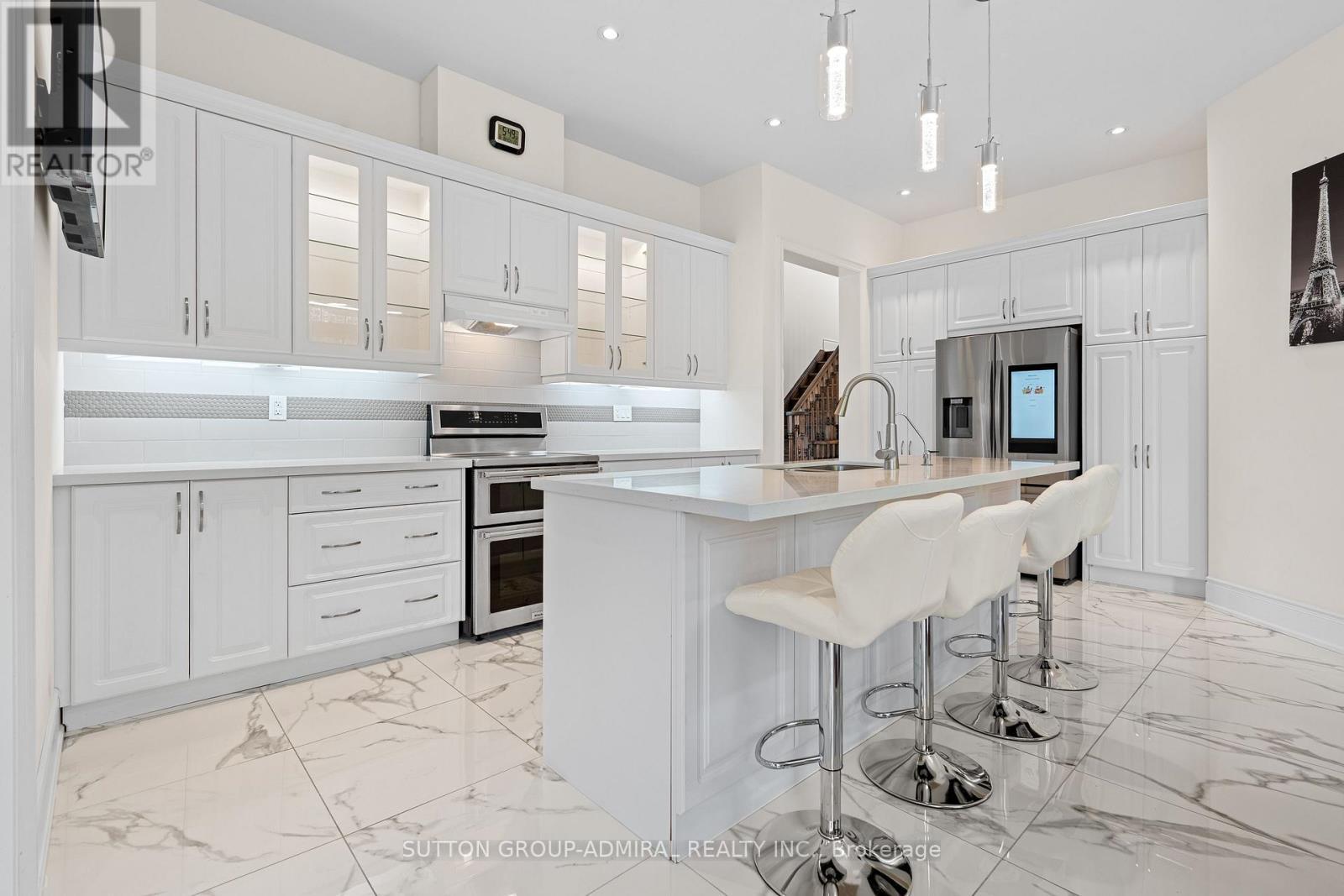 1 Redmond Crescent, Springwater, ON - Indoor Photo Showing Kitchen With Upgraded Kitchen