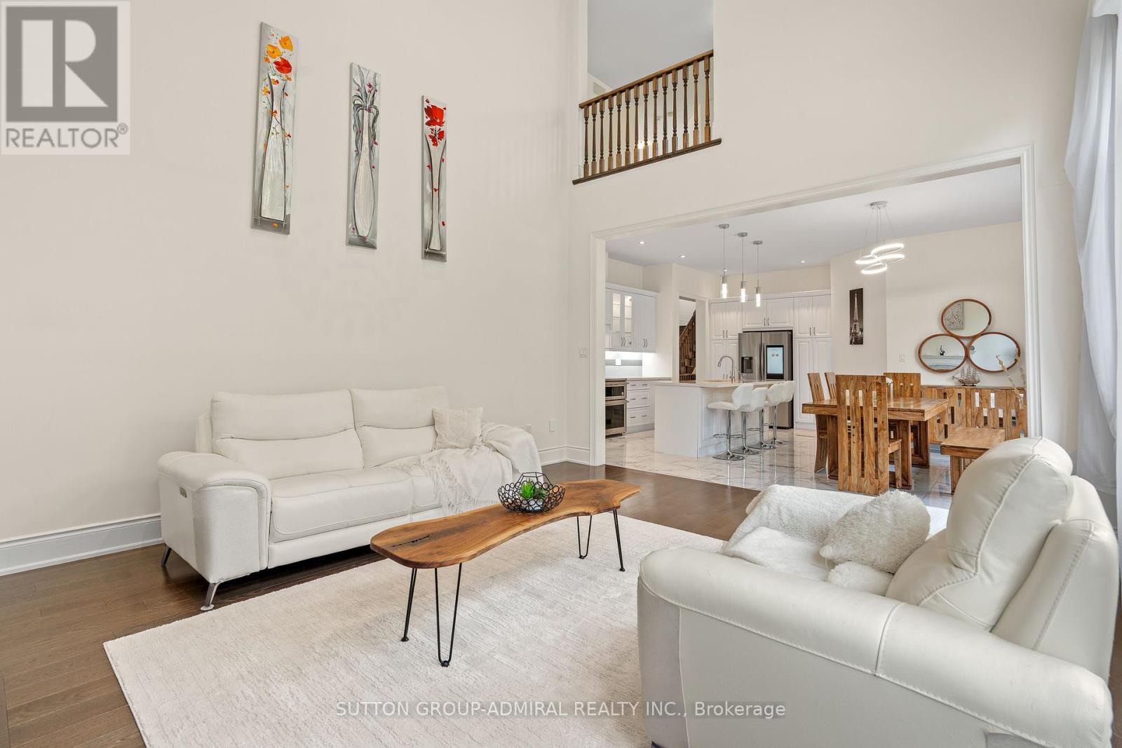 1 Redmond Crescent, Springwater, ON - Indoor Photo Showing Living Room