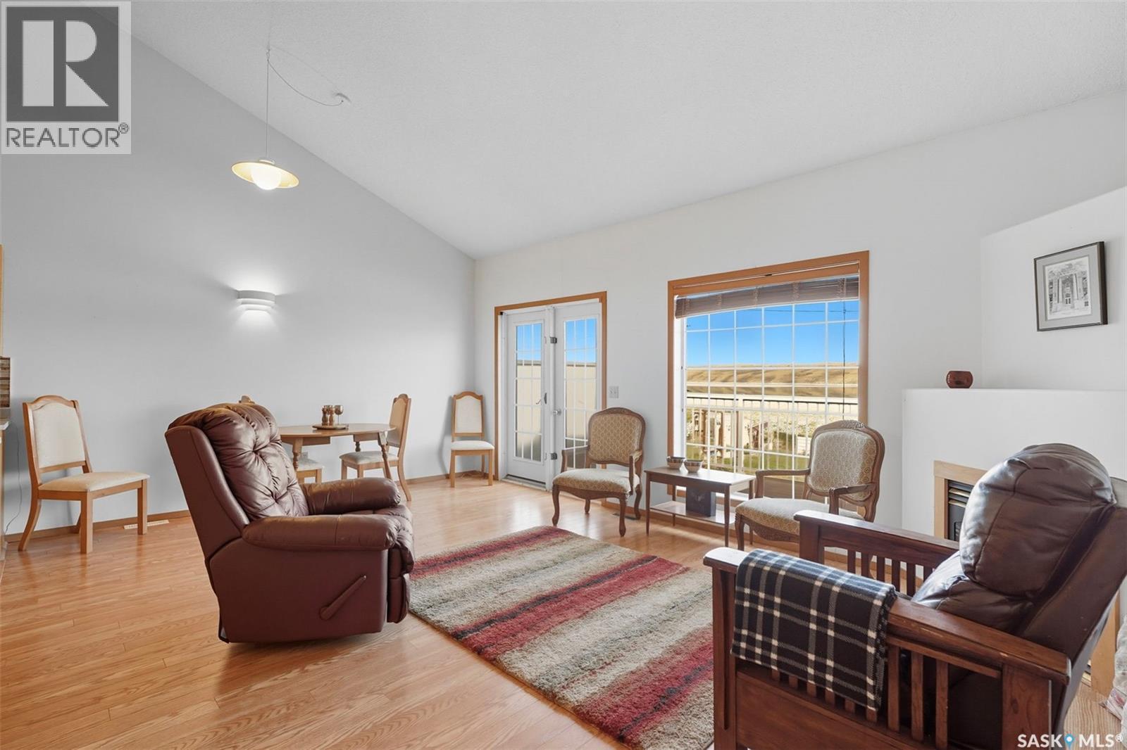 5 412 Lake Avenue, Manitou Beach, SK - Indoor Photo Showing Living Room