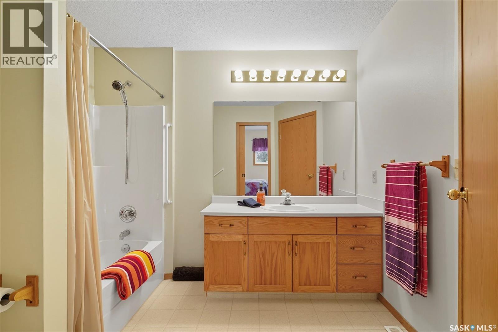 5 412 Lake Avenue, Manitou Beach, SK - Indoor Photo Showing Bathroom