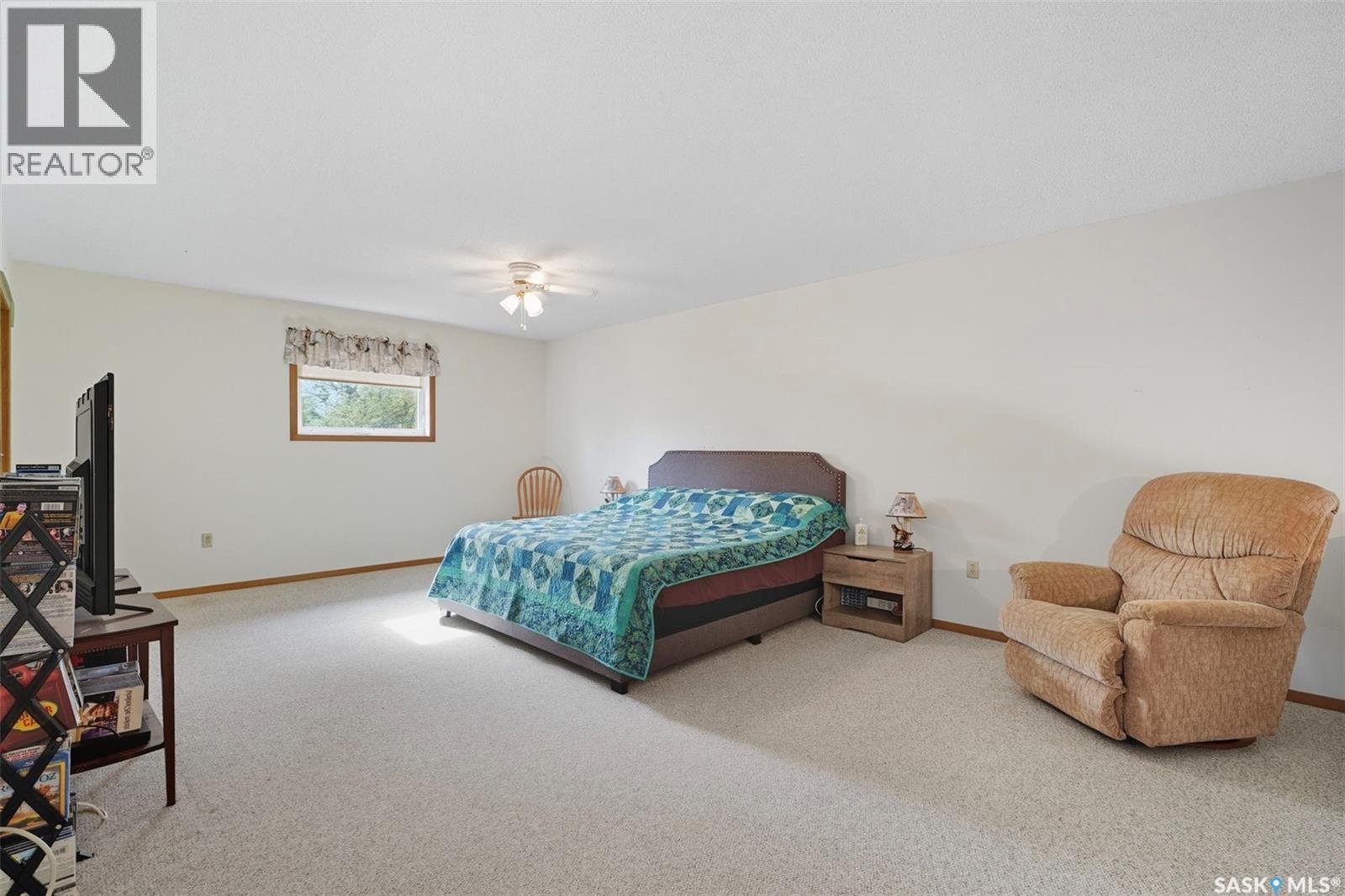 5 412 Lake Avenue, Manitou Beach, SK - Indoor Photo Showing Bedroom