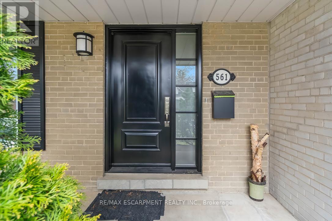 561 Wingrove Crescent, Oakville, ON - Outdoor With Exterior