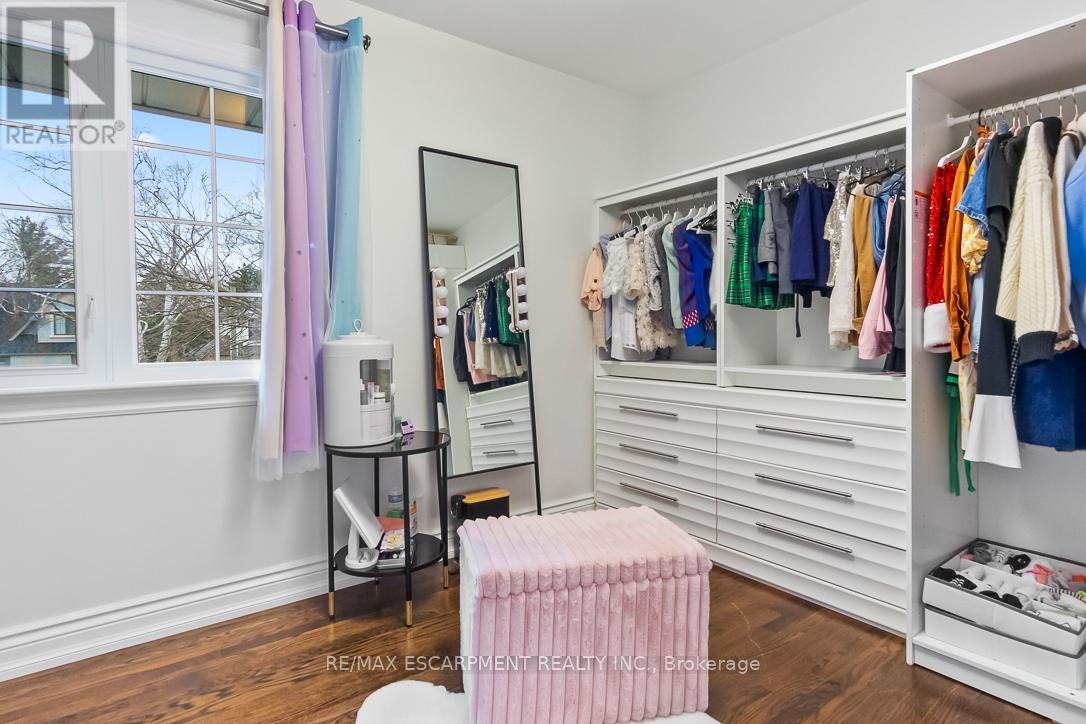 561 Wingrove Crescent, Oakville, ON - Indoor With Storage