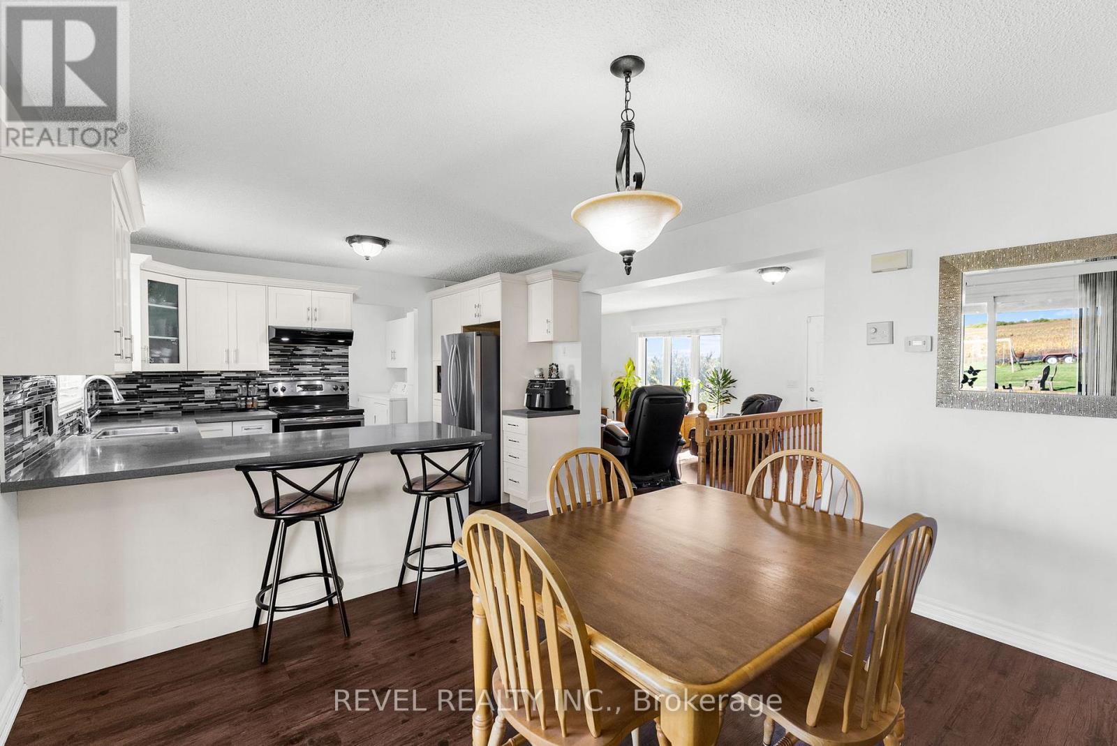 572 6Th Line, Port Hope, ON - Indoor Photo Showing Dining Room