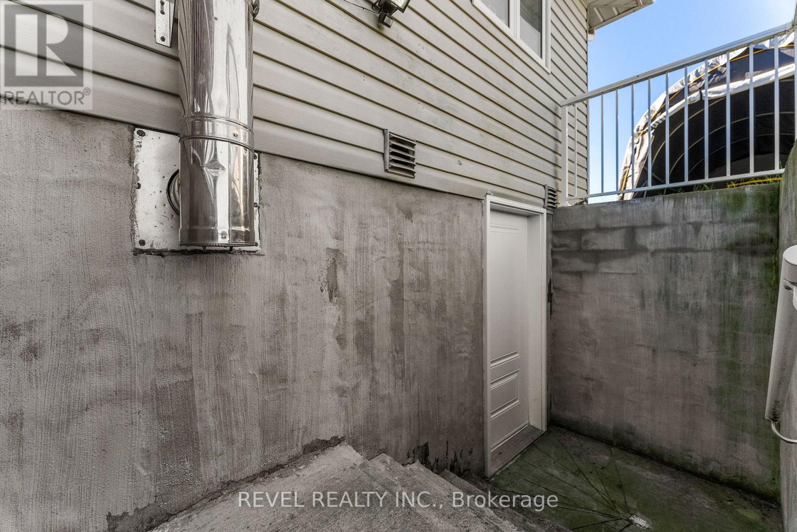 Separate Basement Entrance - 572 6Th Line, Port Hope, ON - Outdoor