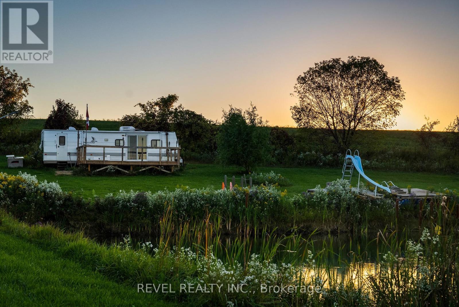 Trailer Home in Woods - 572 6Th Line, Port Hope, ON - Outdoor