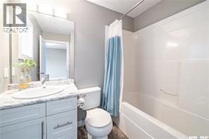 5128 Aerial Crescent, Regina, SK - Indoor Photo Showing Bathroom