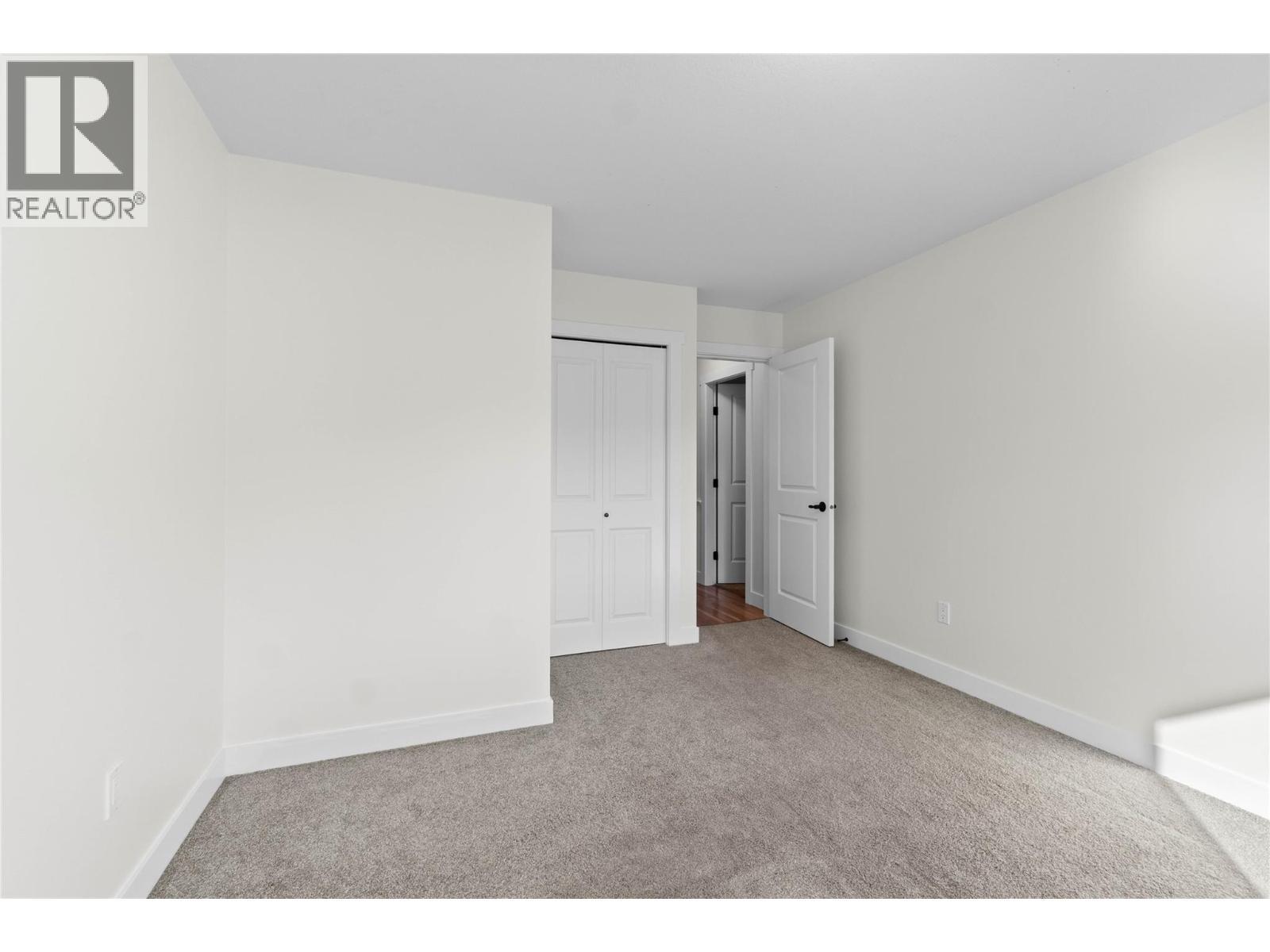 725 Trans Canada Highway, Sicamous, BC - Indoor Photo Showing Other Room